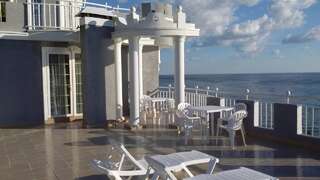 Отель Отель "Мраморный замок" Пицунда Апартаменты-студио с видом на море-1